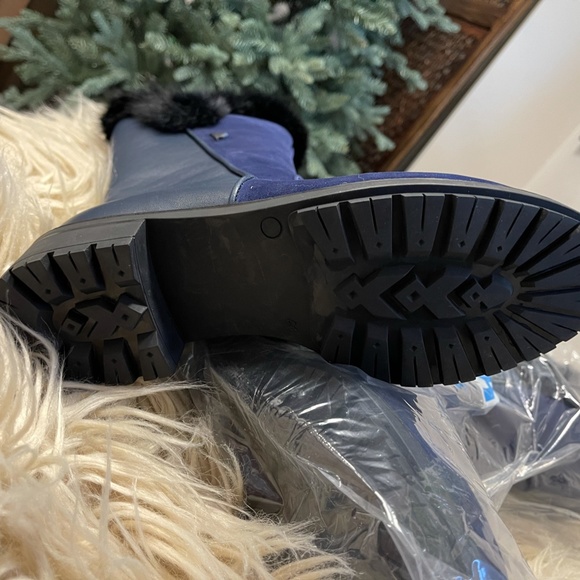 Pajar, leather, suede and shearling boots, size 11, but fit small. True size 9.5 - Picture 2 of 14